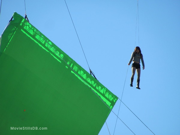 Final Destination 5 - Behind the scenes photo of Jacqueline MacInnes Wood