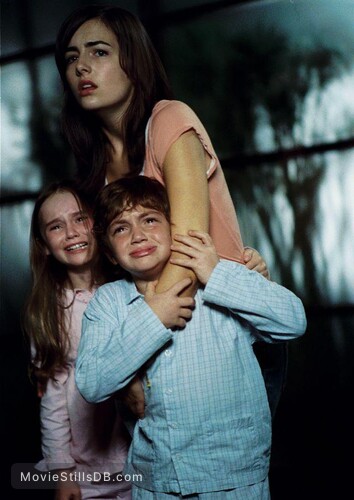 Jill dan anak-anak keluarga Mandrakis.